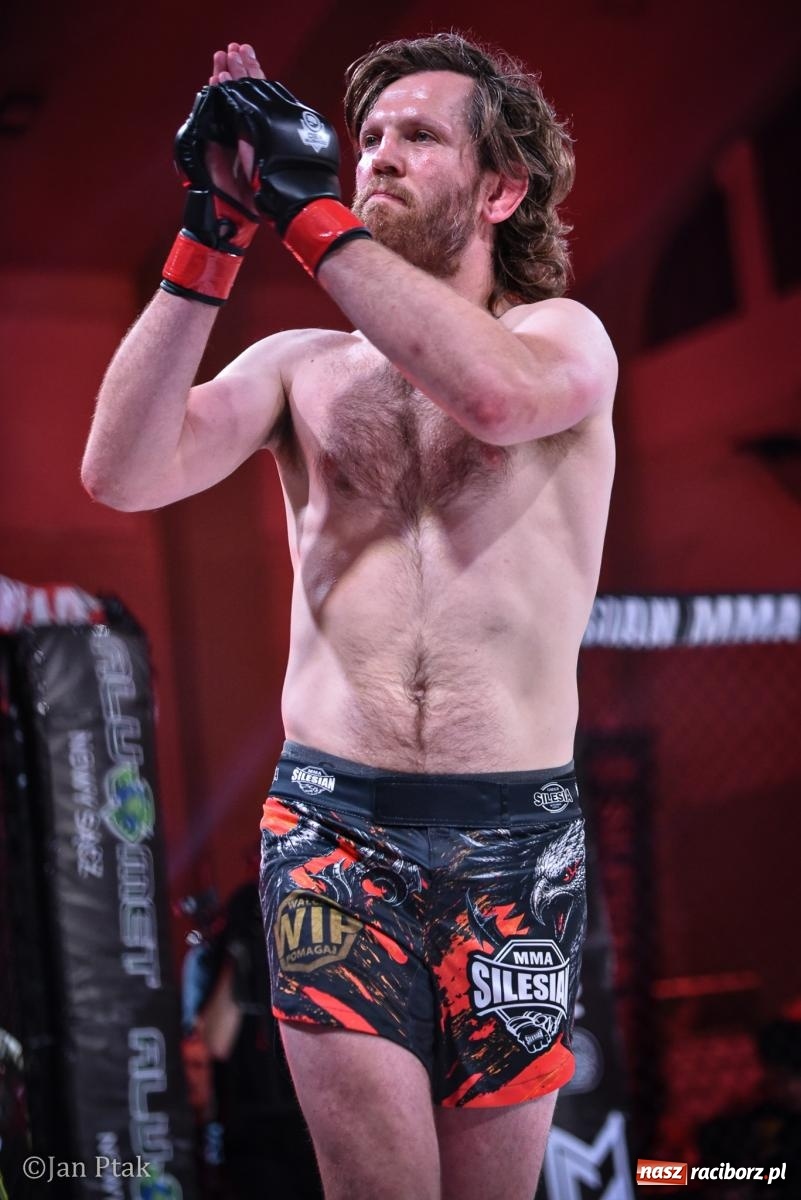Zdjęcie w galerii na portalu naszraciborz.pl: Silesian MMA 26 i Walcz i Pomagaj 16 na BIS! Komplet publiczności i powrót dużej gali MMA do Raciborza wiadomości z regionu