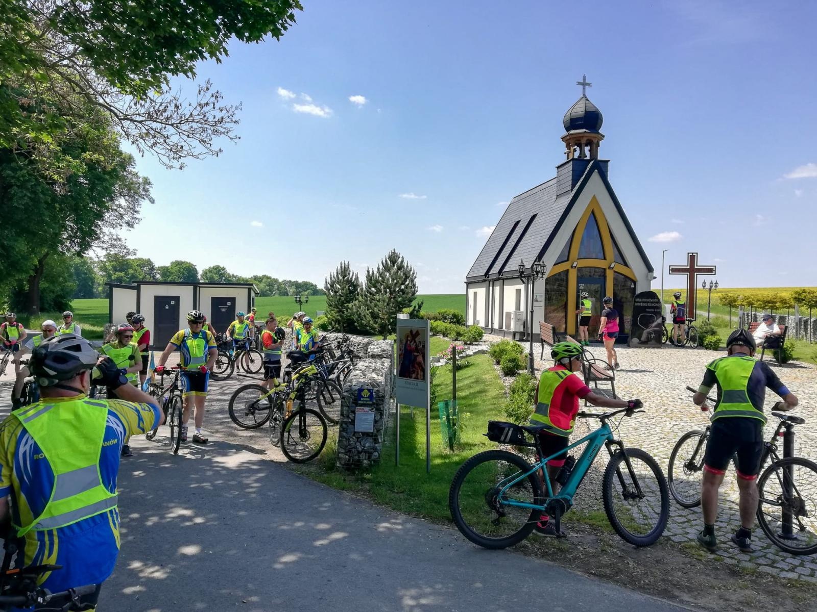 Zdjęcie w galerii na portalu naszraciborz.pl: Polsko-czeski Rajd Rowerowy połączył mieszkańców pogranicza. Otwarto nową przestrzeń turystyczną w Żerdzinach wiadomości z regionu