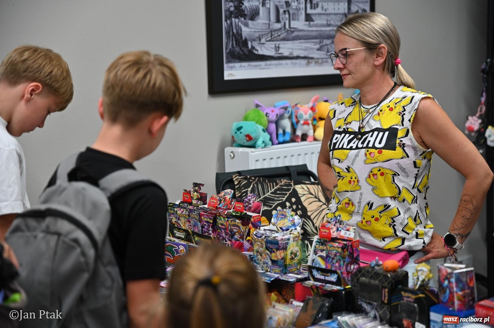 Zdjęcie w galerii na portalu naszraciborz.pl: Zamek Piastowski zamienił się w centrum gamingu. Kilkanaście tysięcy osób na VII Raciborskim Festiwalu Gamingowym wiadomości z regionu