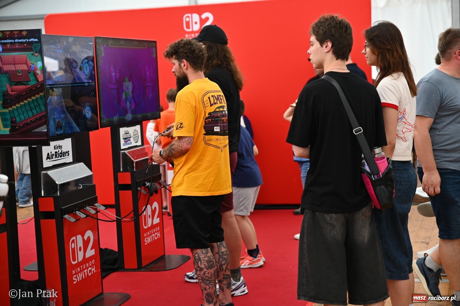 Zdjęcie w galerii na portalu naszraciborz.pl: Zamek Piastowski zamienił się w centrum gamingu. Kilkanaście tysięcy osób na VII Raciborskim Festiwalu Gamingowym wiadomości z regionu