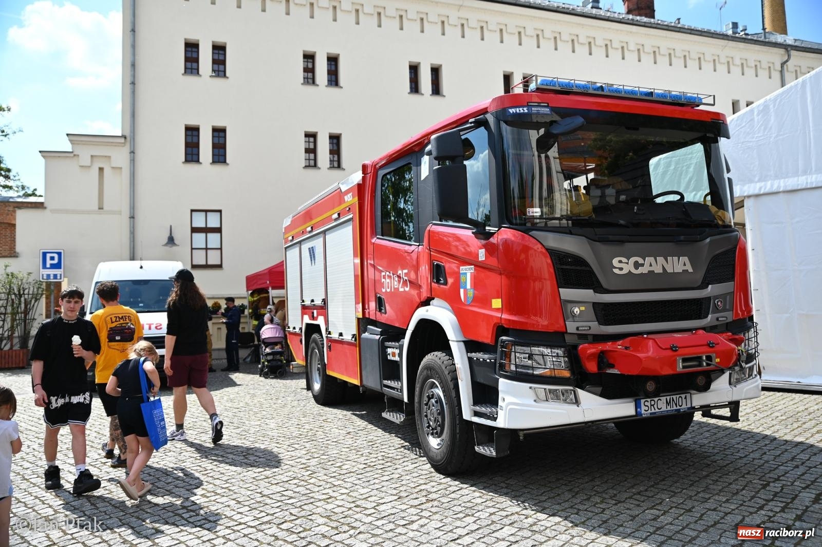 Zdjęcie w galerii na portalu naszraciborz.pl: Zamek Piastowski zamienił się w centrum gamingu. Kilkanaście tysięcy osób na VII Raciborskim Festiwalu Gamingowym wiadomości z regionu