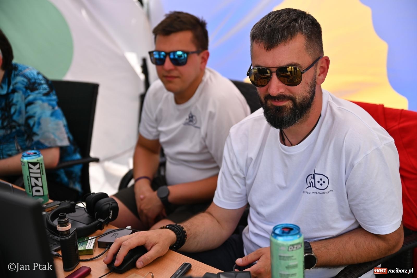 Zdjęcie w galerii na portalu naszraciborz.pl: Zamek Piastowski zamienił się w centrum gamingu. Kilkanaście tysięcy osób na VII Raciborskim Festiwalu Gamingowym wiadomości z regionu