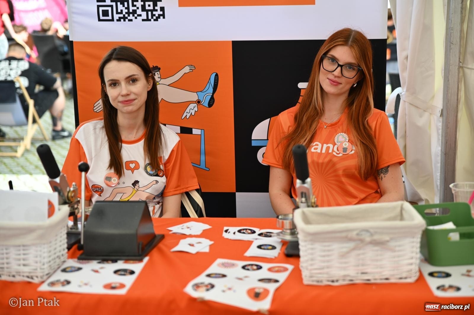 Zdjęcie w galerii na portalu naszraciborz.pl: Zamek Piastowski zamienił się w centrum gamingu. Kilkanaście tysięcy osób na VII Raciborskim Festiwalu Gamingowym wiadomości z regionu