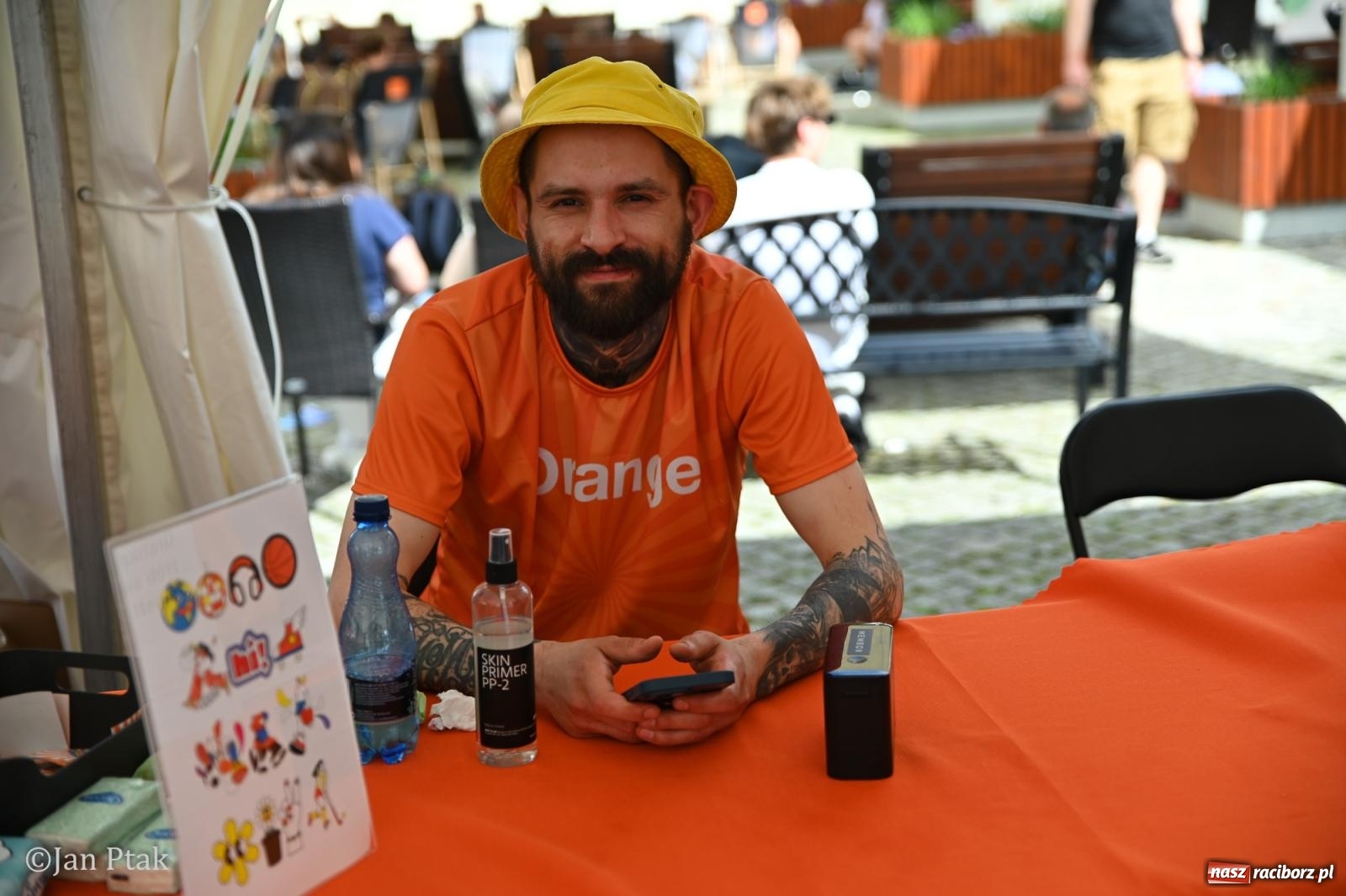 Zdjęcie w galerii na portalu naszraciborz.pl: Zamek Piastowski zamienił się w centrum gamingu. Kilkanaście tysięcy osób na VII Raciborskim Festiwalu Gamingowym wiadomości z regionu