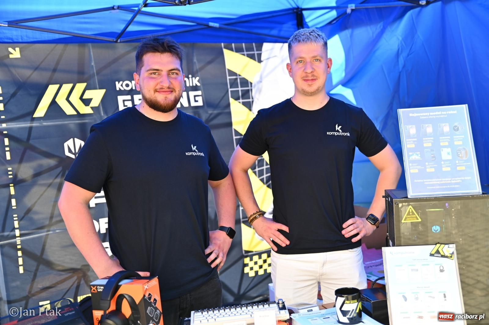Zdjęcie w galerii na portalu naszraciborz.pl: Zamek Piastowski zamienił się w centrum gamingu. Kilkanaście tysięcy osób na VII Raciborskim Festiwalu Gamingowym wiadomości z regionu