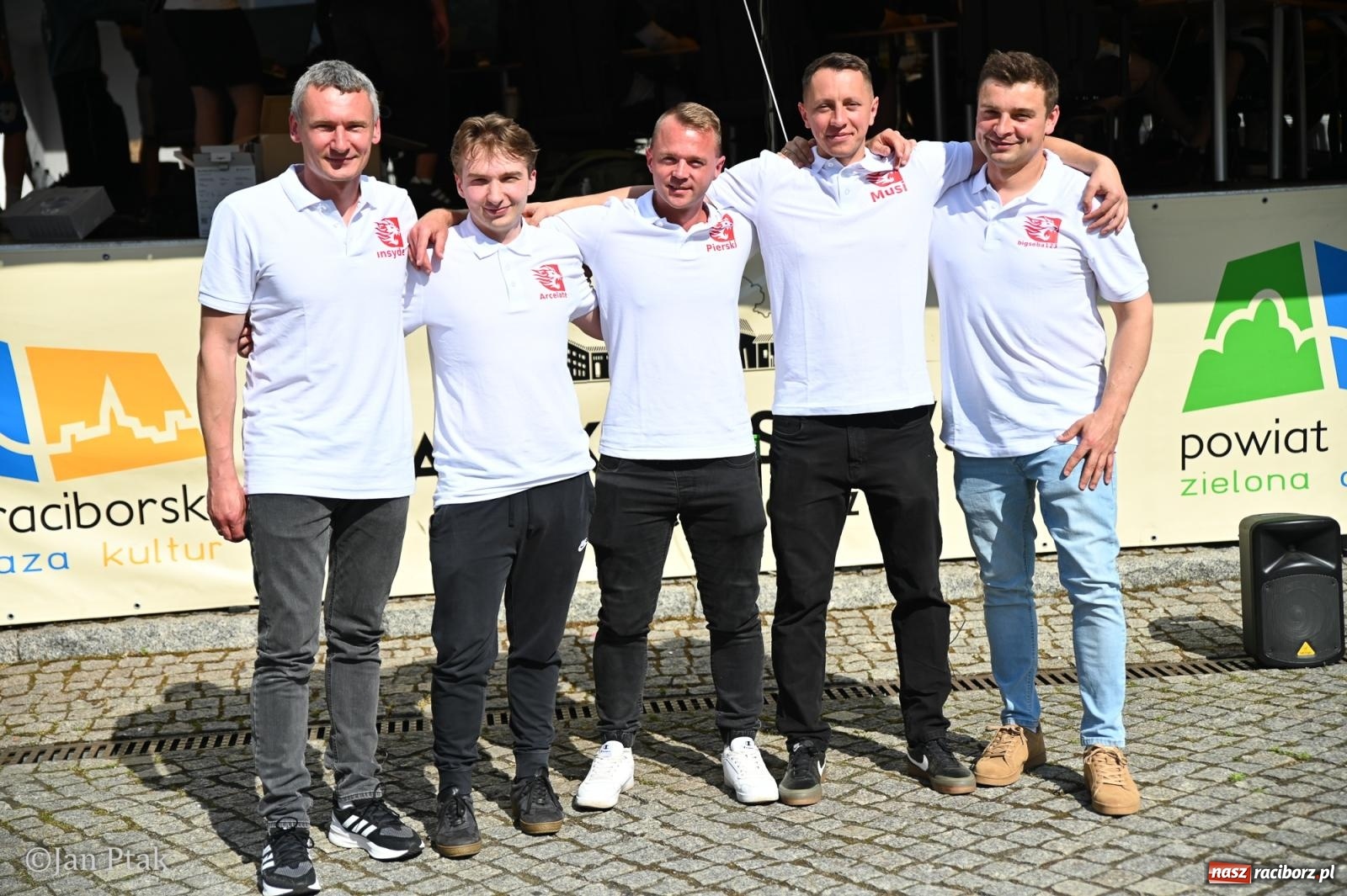 Zdjęcie w galerii na portalu naszraciborz.pl: Zamek Piastowski zamienił się w centrum gamingu. Kilkanaście tysięcy osób na VII Raciborskim Festiwalu Gamingowym wiadomości z regionu