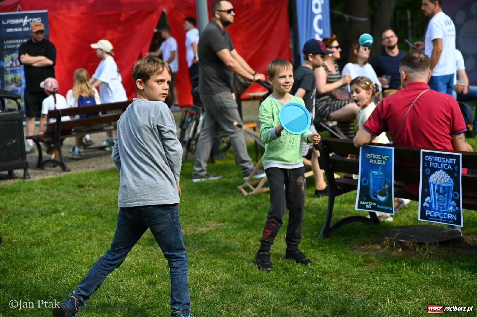 Zdjęcie w galerii na portalu naszraciborz.pl: Zamek Piastowski zamienił się w centrum gamingu. Kilkanaście tysięcy osób na VII Raciborskim Festiwalu Gamingowym wiadomości z regionu