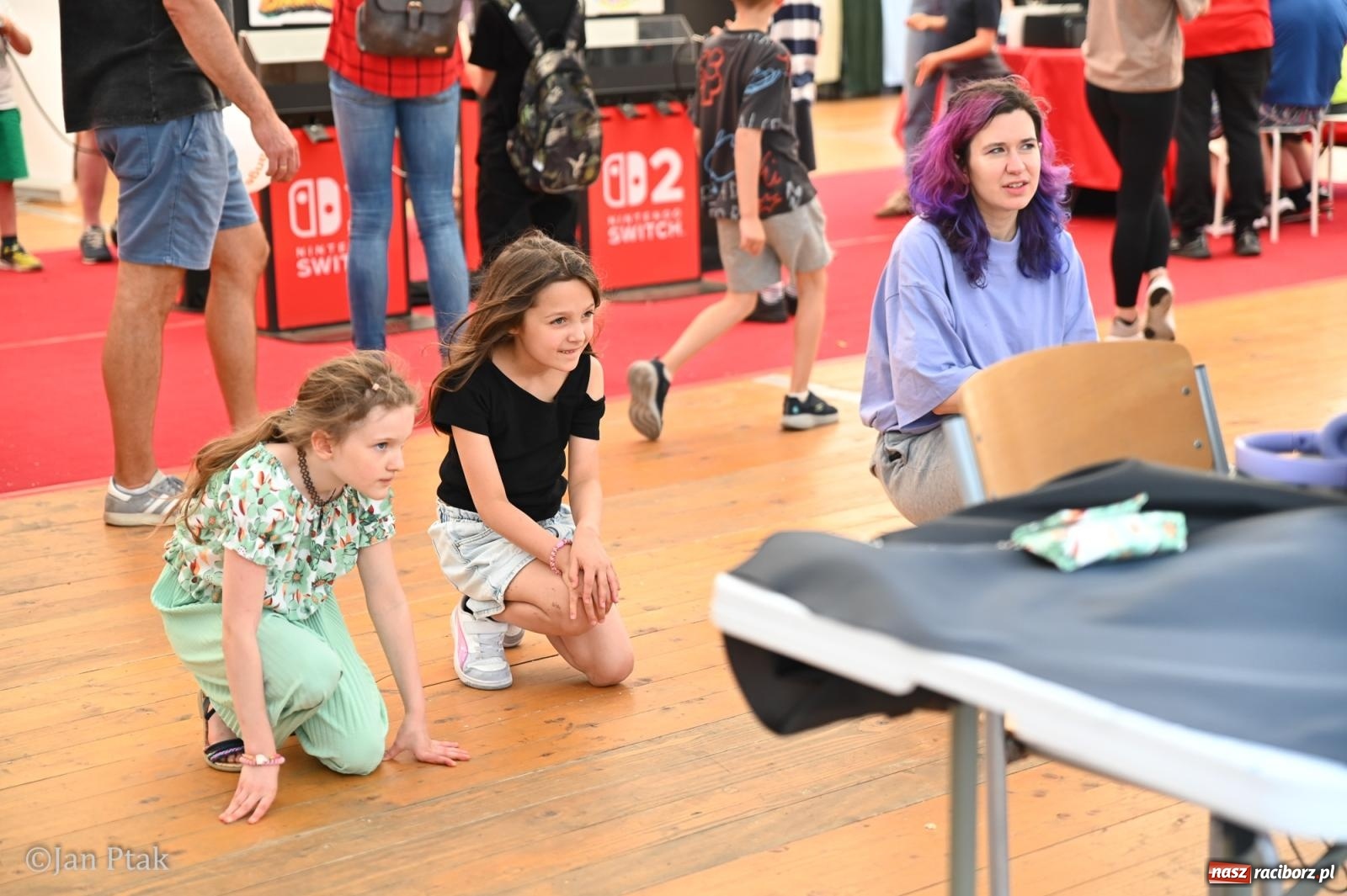 Zdjęcie w galerii na portalu naszraciborz.pl: Zamek Piastowski zamienił się w centrum gamingu. Kilkanaście tysięcy osób na VII Raciborskim Festiwalu Gamingowym wiadomości z regionu