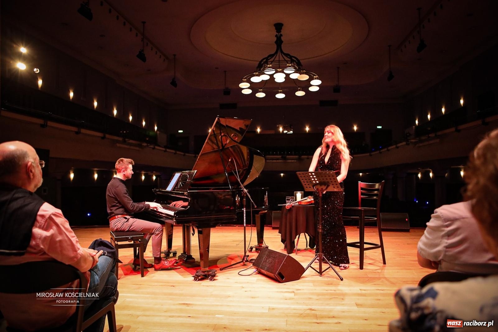 Zdjęcie w galerii na portalu naszraciborz.pl: Scena kameralnie w RCK. Jazzowo-soulowy wieczór w bliskim kontakcie z muzyką wiadomości z regionu