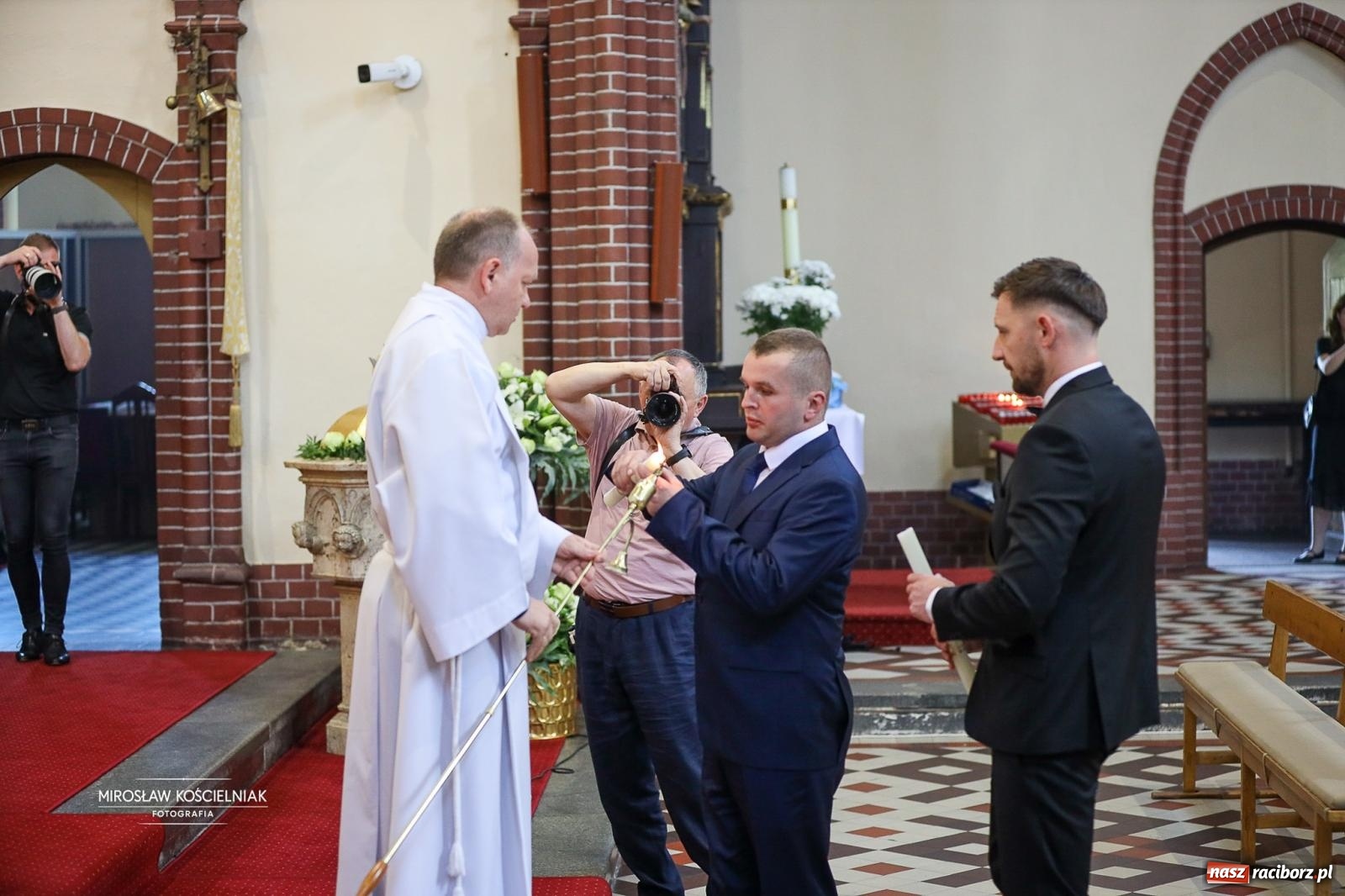Zdjęcie w galerii na portalu naszraciborz.pl: Uroczystość I komunii świętej w parafii Stara Wieś wiadomości z regionu