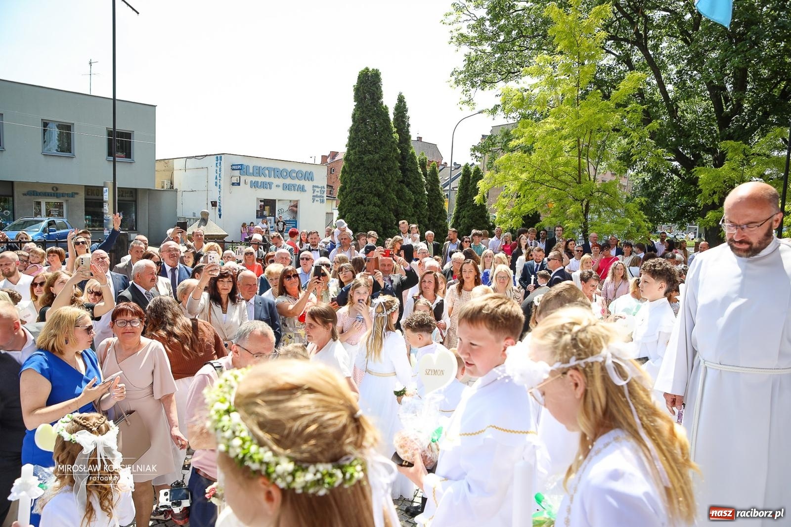 Zdjęcie w galerii na portalu naszraciborz.pl: Uroczystość I komunii świętej w parafii Stara Wieś wiadomości z regionu
