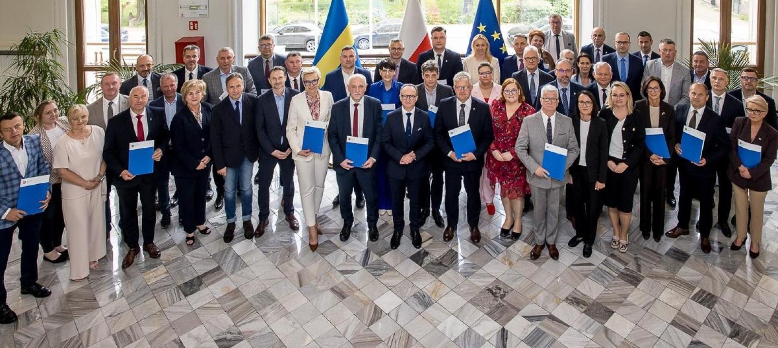 Zdjęcie w galerii na portalu naszraciborz.pl: Miliony złotych na rozwój gmin. Wsparcie także dla inwestycji w powiecie raciborskim wiadomości z regionu