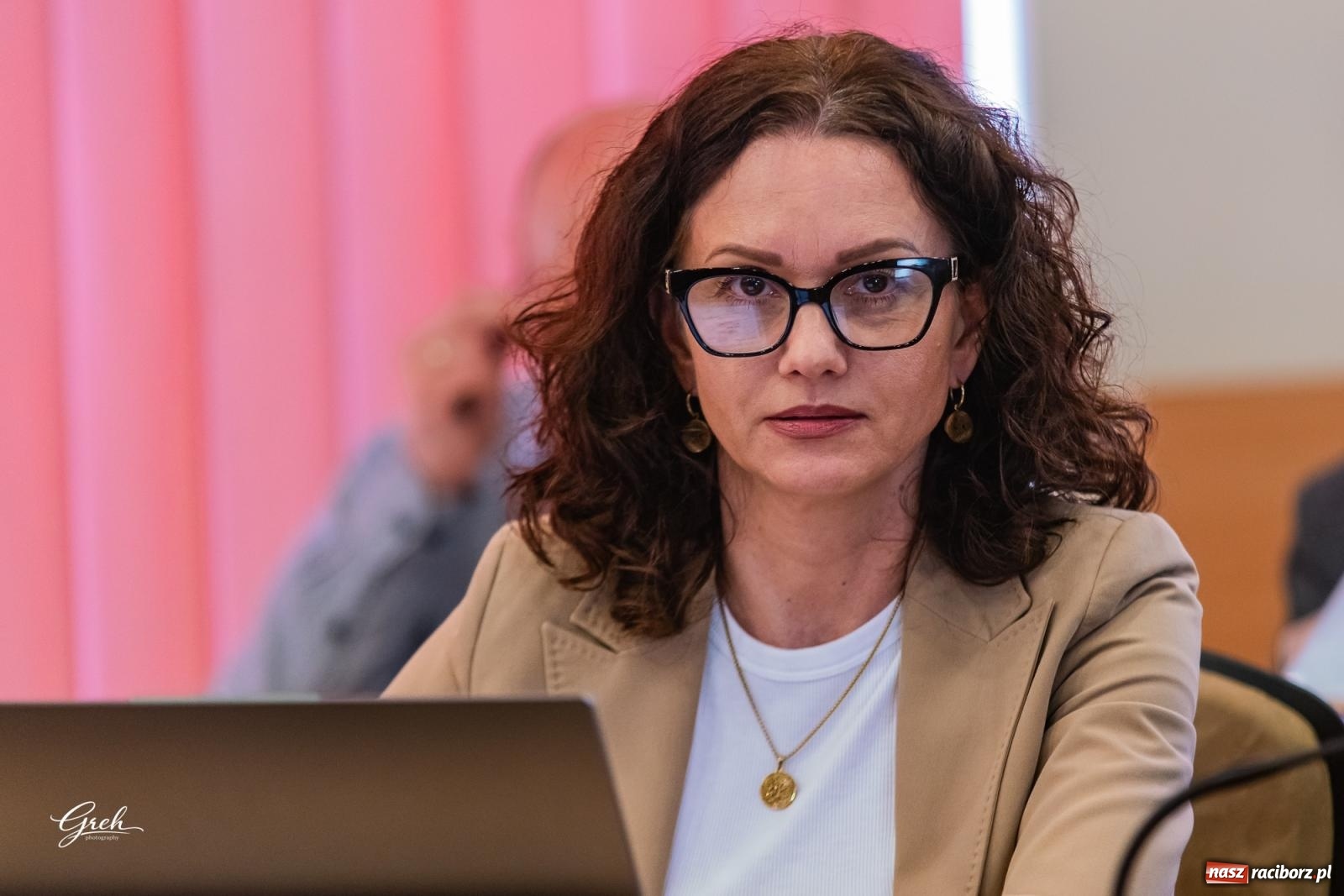 Zdjęcie w galerii na portalu naszraciborz.pl: Spółki z zyskami, gorąca debata o dopłatach do gazu. Burzliwe obrady komisji w raciborskim magistracie wiadomości z regionu