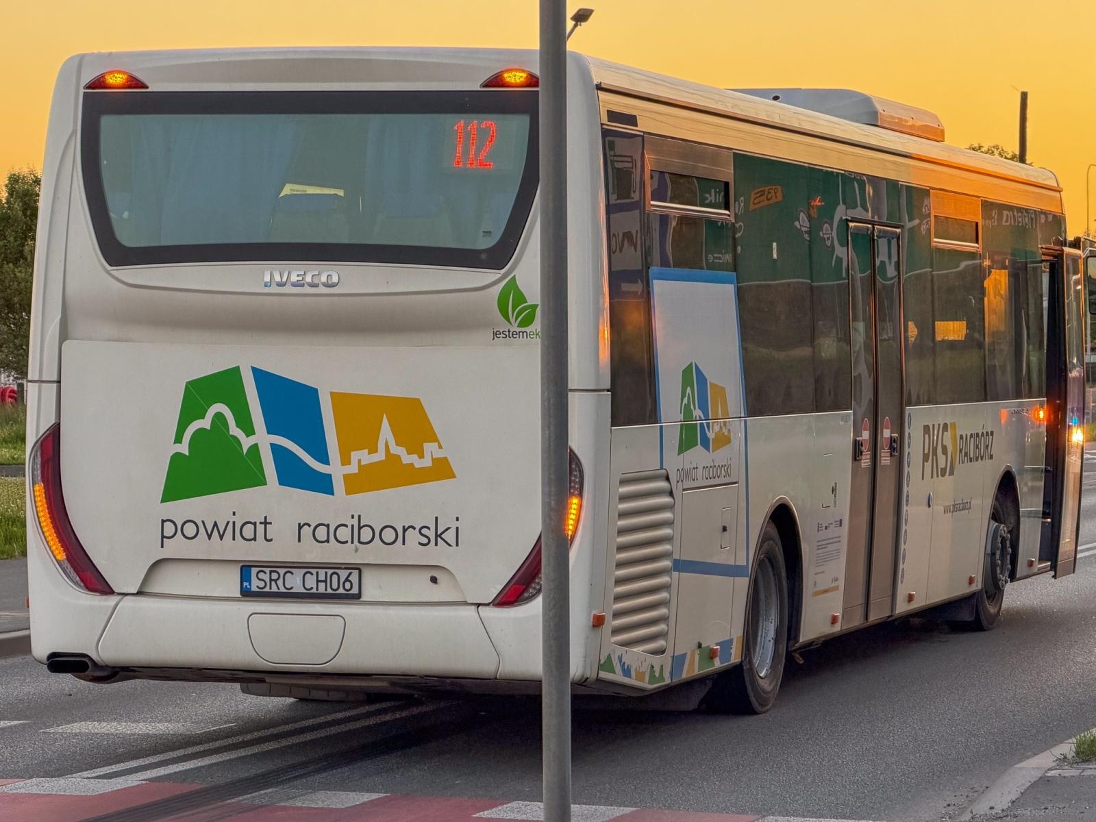 Zdjęcie w galerii na portalu naszraciborz.pl: Potrącenie kobiety na hulajnodze na Rybnickiej. Lądował śmigłowiec LPR [FOTO] wiadomości z regionu