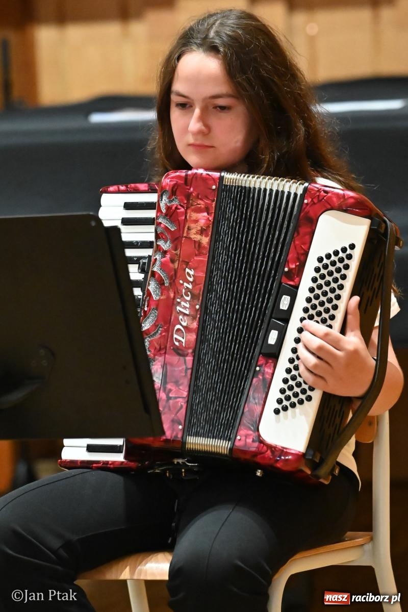 Zdjęcie w galerii na portalu naszraciborz.pl: Drzwi otwarte w Państwowej Szkole Muzycznej w Raciborzu. Koncert, prezentacje i zwiedzanie placówki wiadomości z regionu