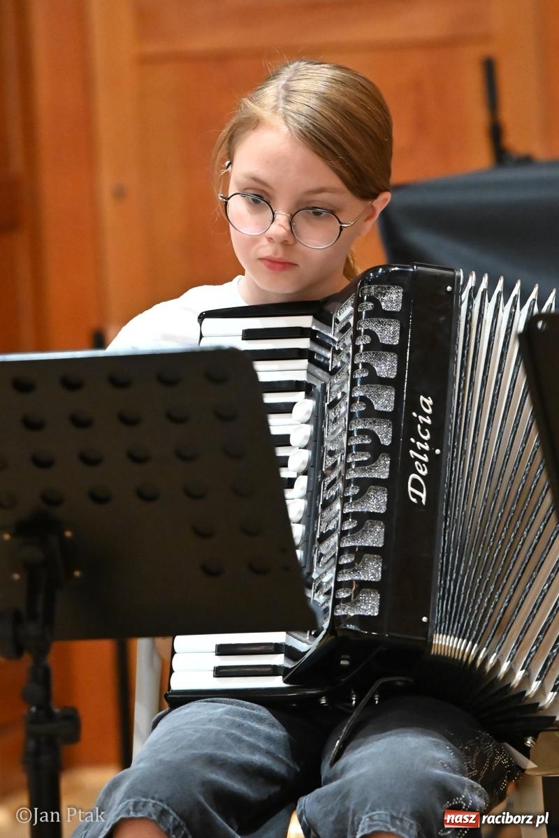 Zdjęcie w galerii na portalu naszraciborz.pl: Drzwi otwarte w Państwowej Szkole Muzycznej w Raciborzu. Koncert, prezentacje i zwiedzanie placówki wiadomości z regionu