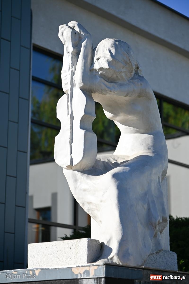 Zdjęcie w galerii na portalu naszraciborz.pl: Drzwi otwarte w Państwowej Szkole Muzycznej w Raciborzu. Koncert, prezentacje i zwiedzanie placówki wiadomości z regionu