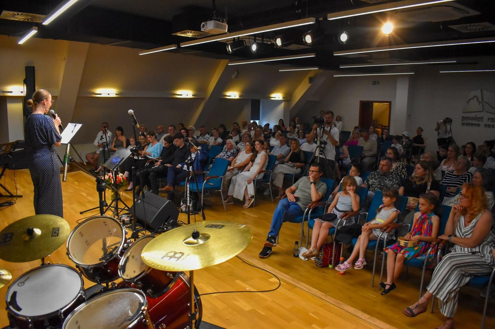Zdjęcie w galerii na portalu naszraciborz.pl: Muzyczny bukiet dla mam. Koncert na Zamku Piastowskim wiadomości z regionu