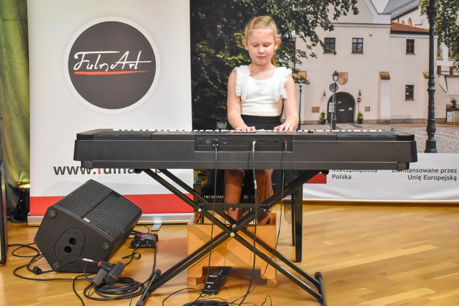 Zdjęcie w galerii na portalu naszraciborz.pl: Muzyczny bukiet dla mam. Koncert na Zamku Piastowskim wiadomości z regionu