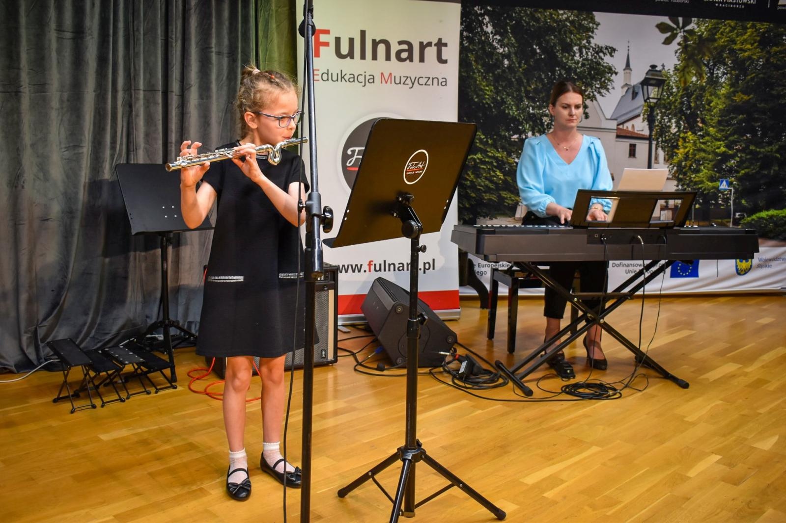 Zdjęcie w galerii na portalu naszraciborz.pl: Muzyczny bukiet dla mam. Koncert na Zamku Piastowskim wiadomości z regionu
