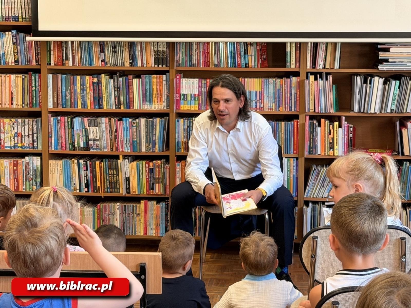 Zdjęcie w galerii na portalu naszraciborz.pl: XXV Ogólnopolski Tydzień Czytania Dzieciom dotarł do Raciborza wiadomości z regionu