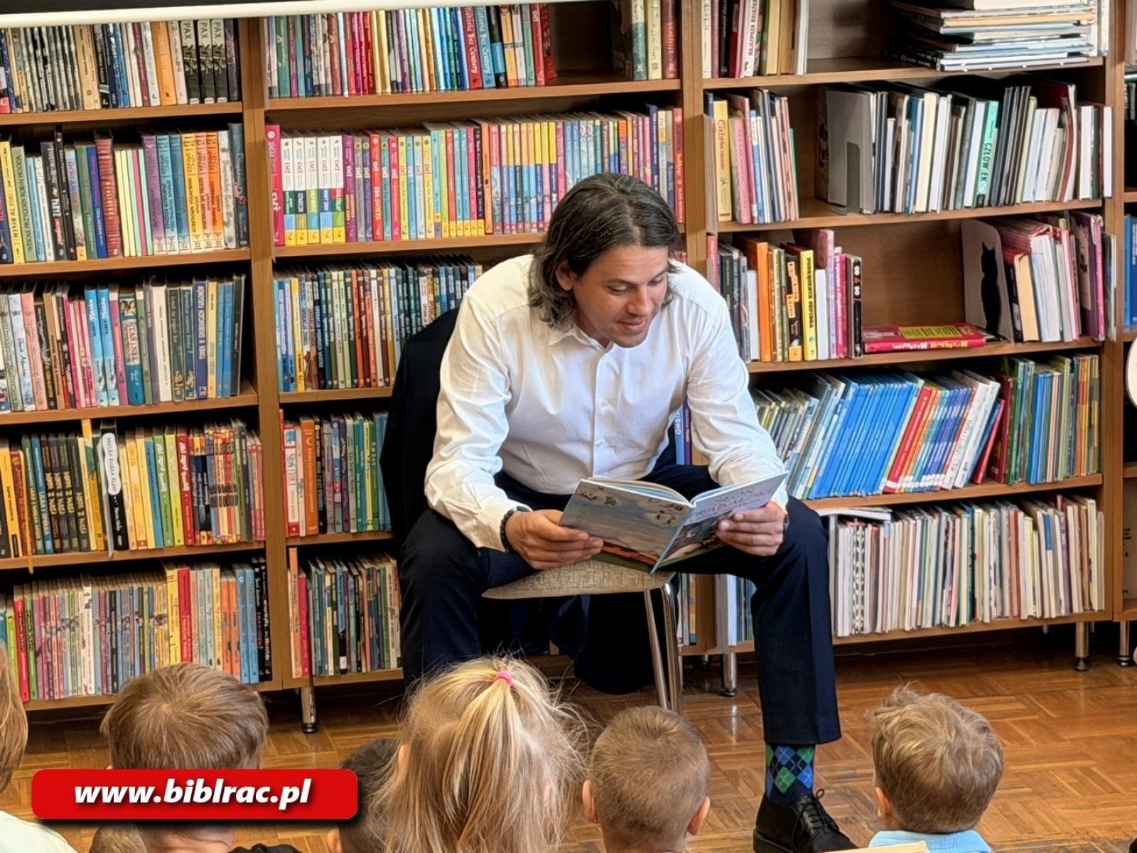 Zdjęcie w galerii na portalu naszraciborz.pl: XXV Ogólnopolski Tydzień Czytania Dzieciom dotarł do Raciborza wiadomości z regionu