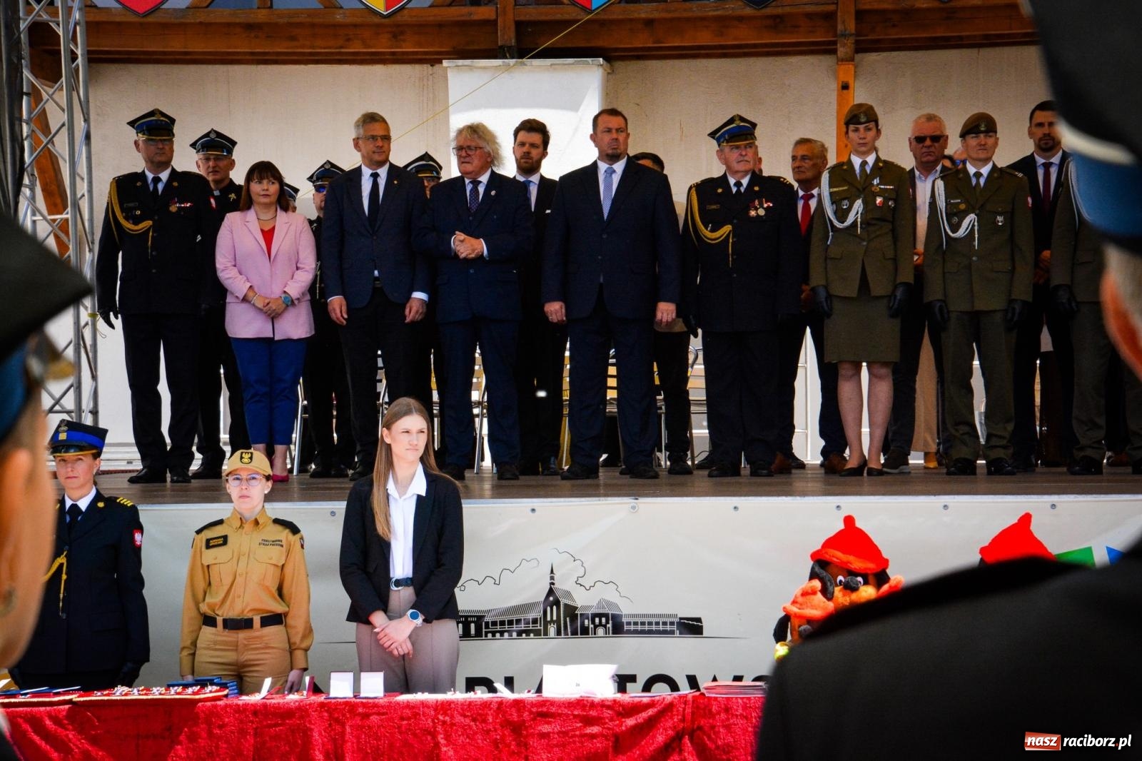 Zdjęcie w galerii na portalu naszraciborz.pl: Strażacy powiatu raciborskiego świętowali na Zamku Piastowskim w Raciborzu [FOTO i WIDEO] wiadomości z regionu