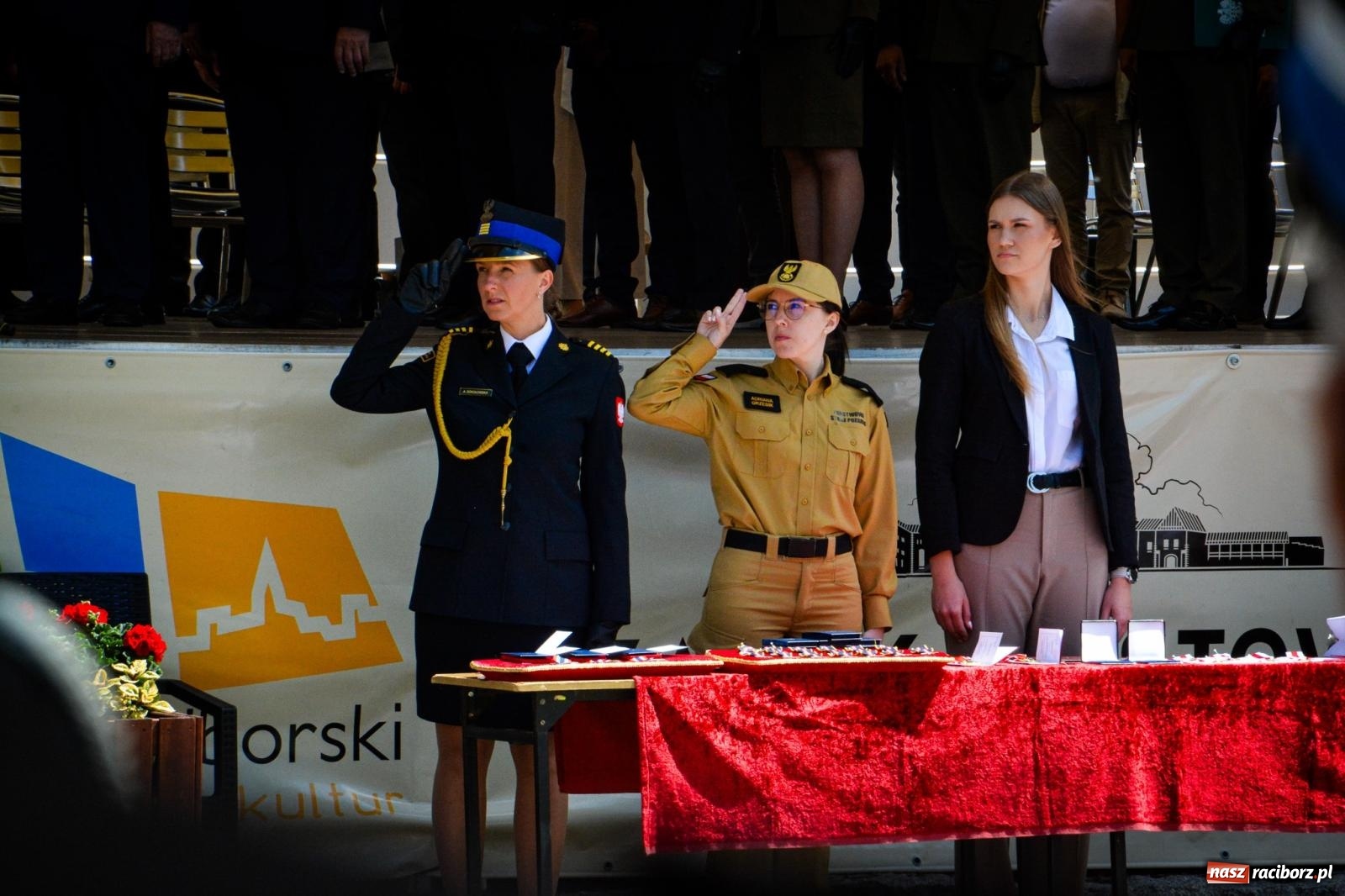 Zdjęcie w galerii na portalu naszraciborz.pl: Strażacy powiatu raciborskiego świętowali na Zamku Piastowskim w Raciborzu [FOTO i WIDEO] wiadomości z regionu