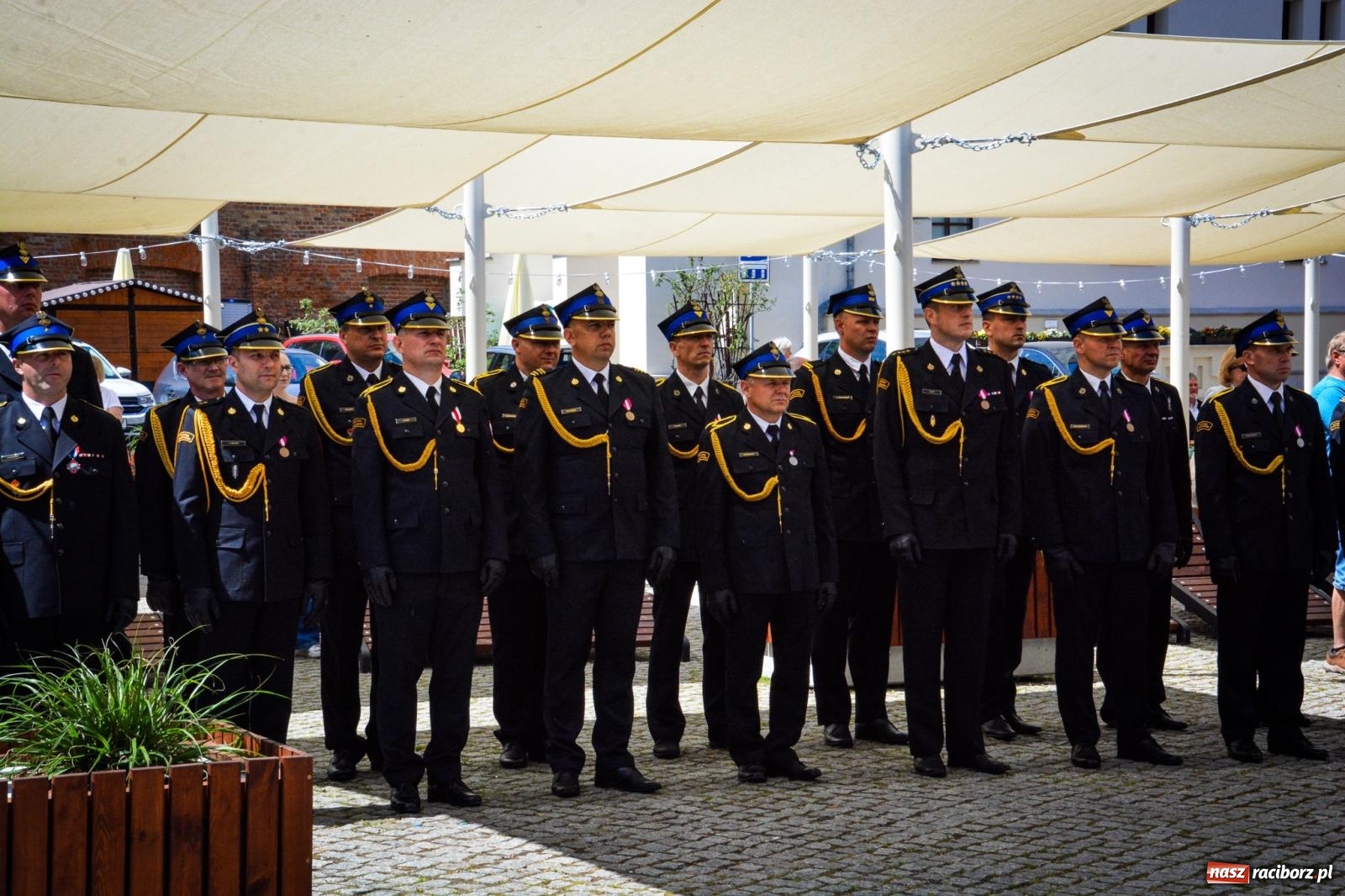 Zdjęcie w galerii na portalu naszraciborz.pl: Strażacy powiatu raciborskiego świętowali na Zamku Piastowskim w Raciborzu [FOTO i WIDEO] wiadomości z regionu