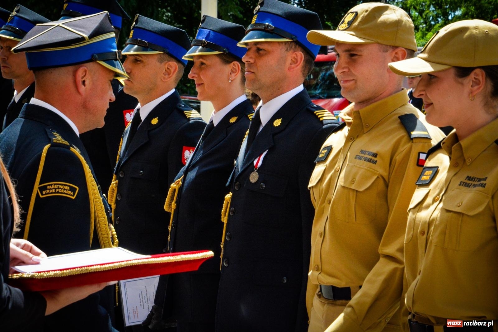 Zdjęcie w galerii na portalu naszraciborz.pl: Strażacy powiatu raciborskiego świętowali na Zamku Piastowskim w Raciborzu [FOTO i WIDEO] wiadomości z regionu