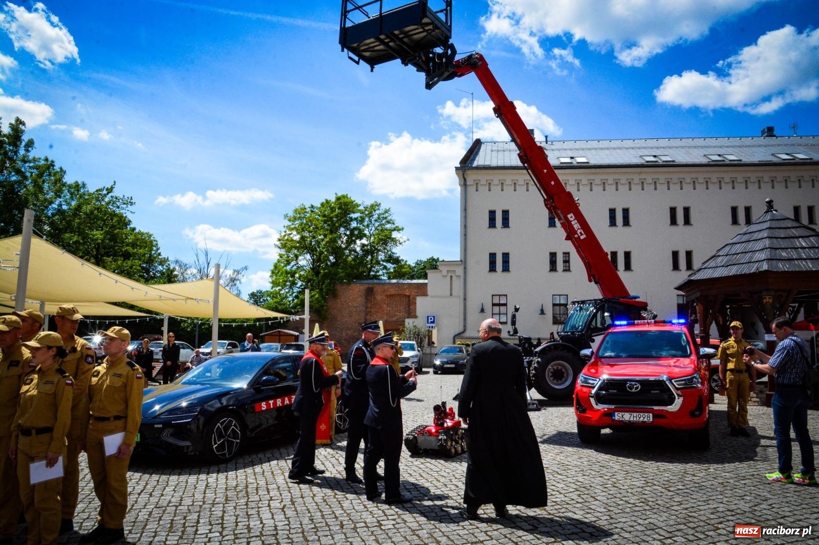 Zdjęcie w galerii na portalu naszraciborz.pl: Strażacy powiatu raciborskiego świętowali na Zamku Piastowskim w Raciborzu [FOTO i WIDEO] wiadomości z regionu