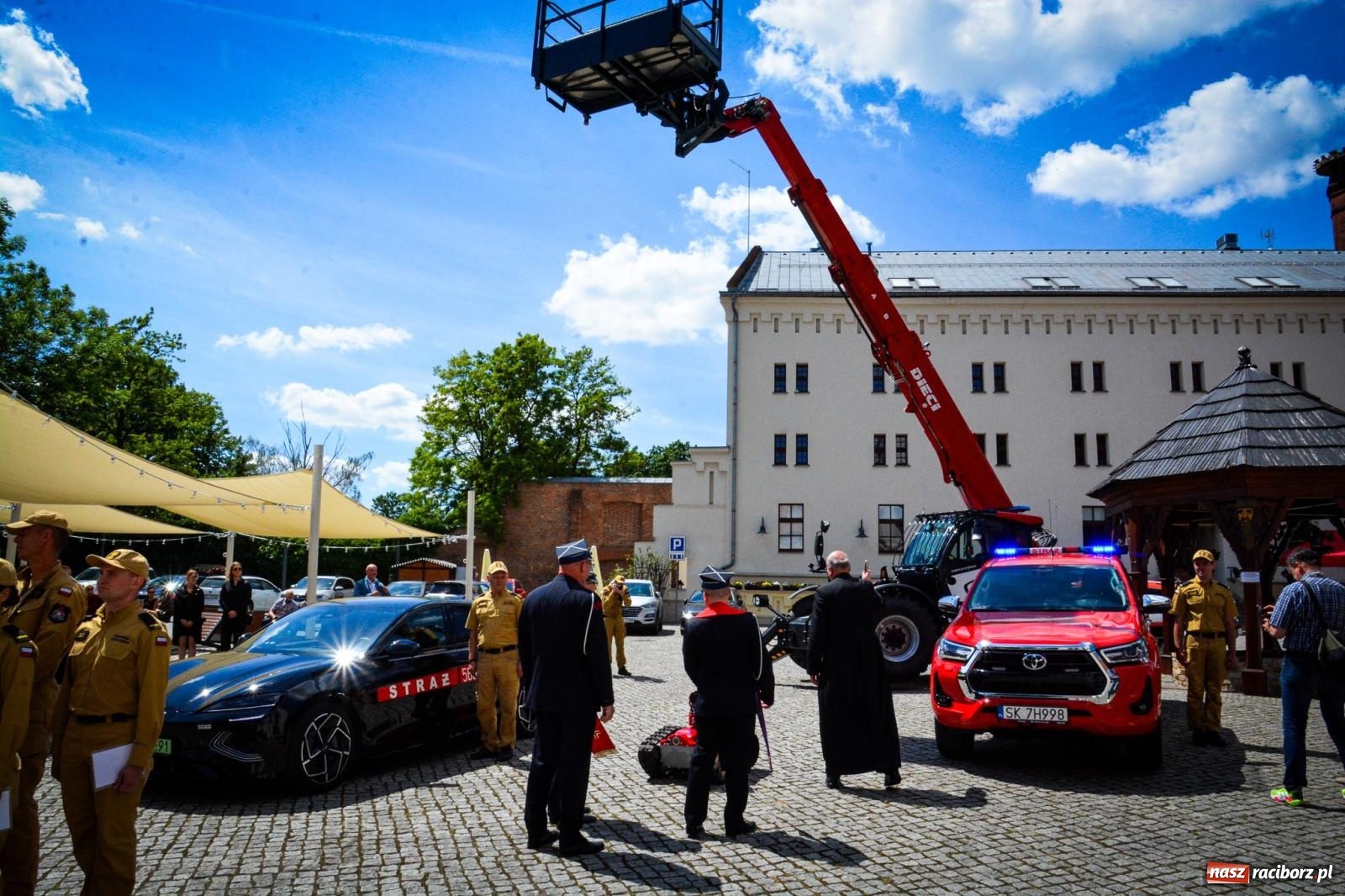 Zdjęcie w galerii na portalu naszraciborz.pl: Strażacy powiatu raciborskiego świętowali na Zamku Piastowskim w Raciborzu [FOTO i WIDEO] wiadomości z regionu
