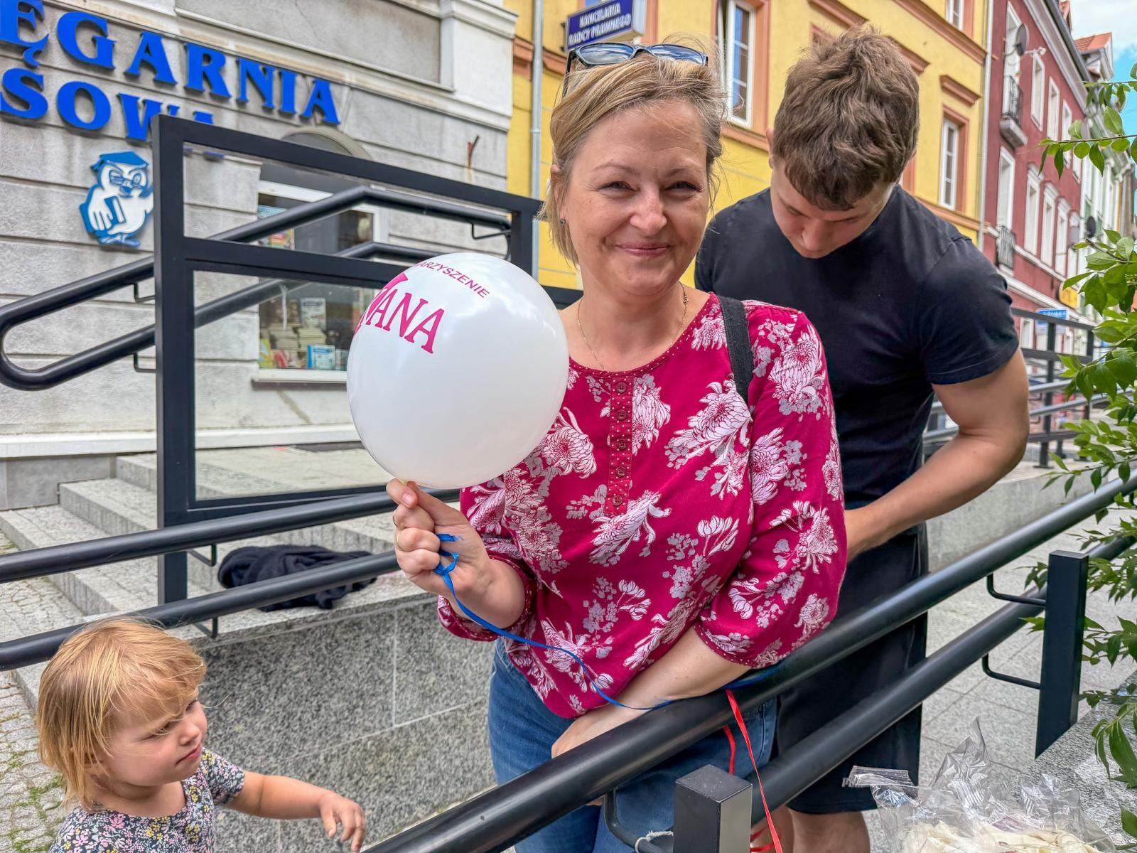 Zdjęcie w galerii na portalu naszraciborz.pl: Dzień Dziecka na Długiej przyciągnął tłumy. Deptak zamienił się w wielki plac zabaw [FOTO, LIVE] wiadomości z regionu