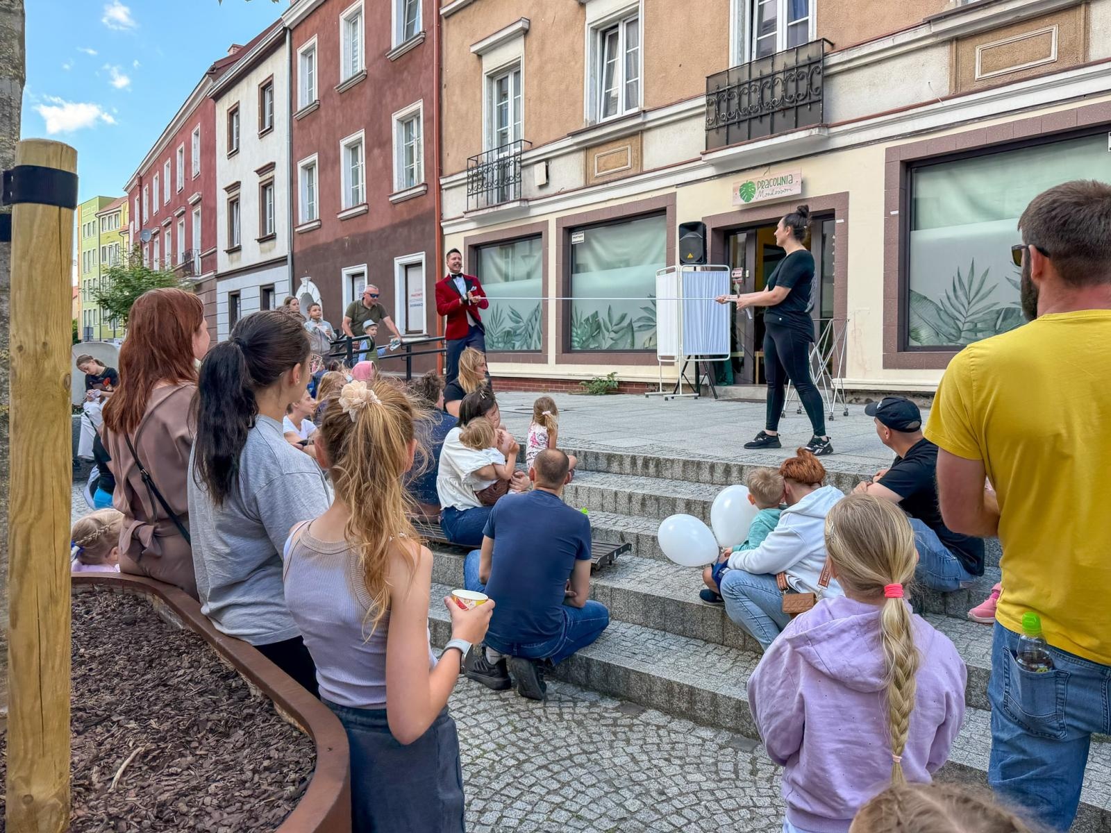 Zdjęcie w galerii na portalu naszraciborz.pl: Dzień Dziecka na Długiej przyciągnął tłumy. Deptak zamienił się w wielki plac zabaw [FOTO, LIVE] wiadomości z regionu