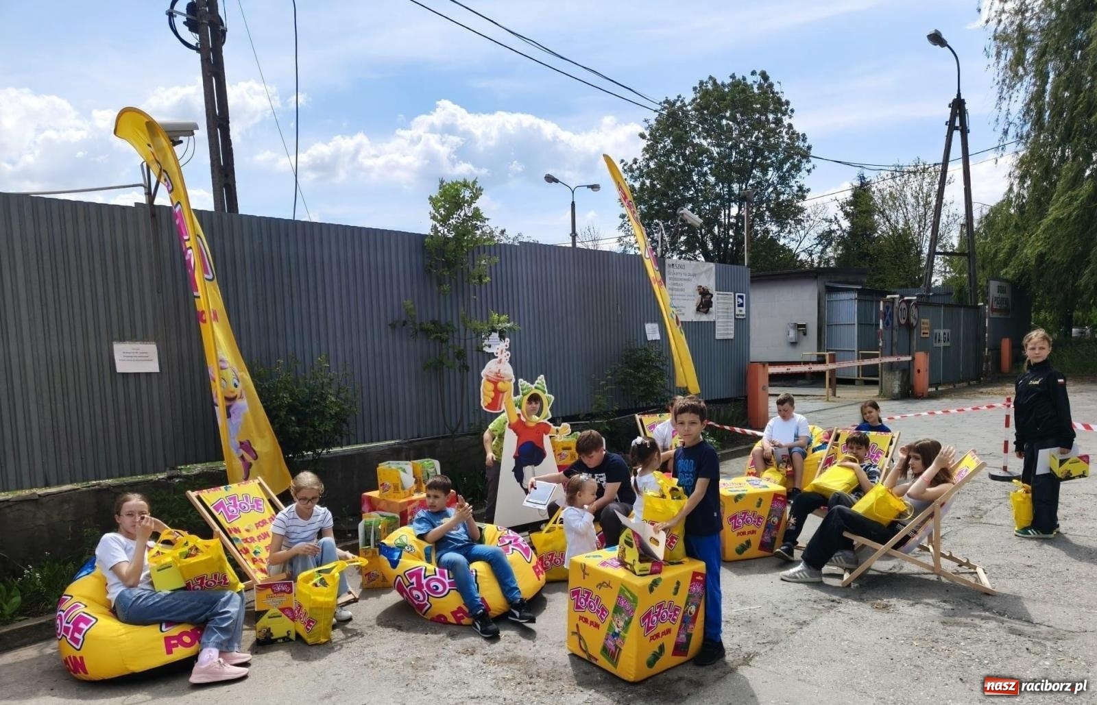 Zdjęcie w galerii na portalu naszraciborz.pl: Morze czekolady, kolorowe żelki i kinowa niespodzianka! Magiczny Dzień Dziecka w Mieszko S.A. wiadomości z regionu