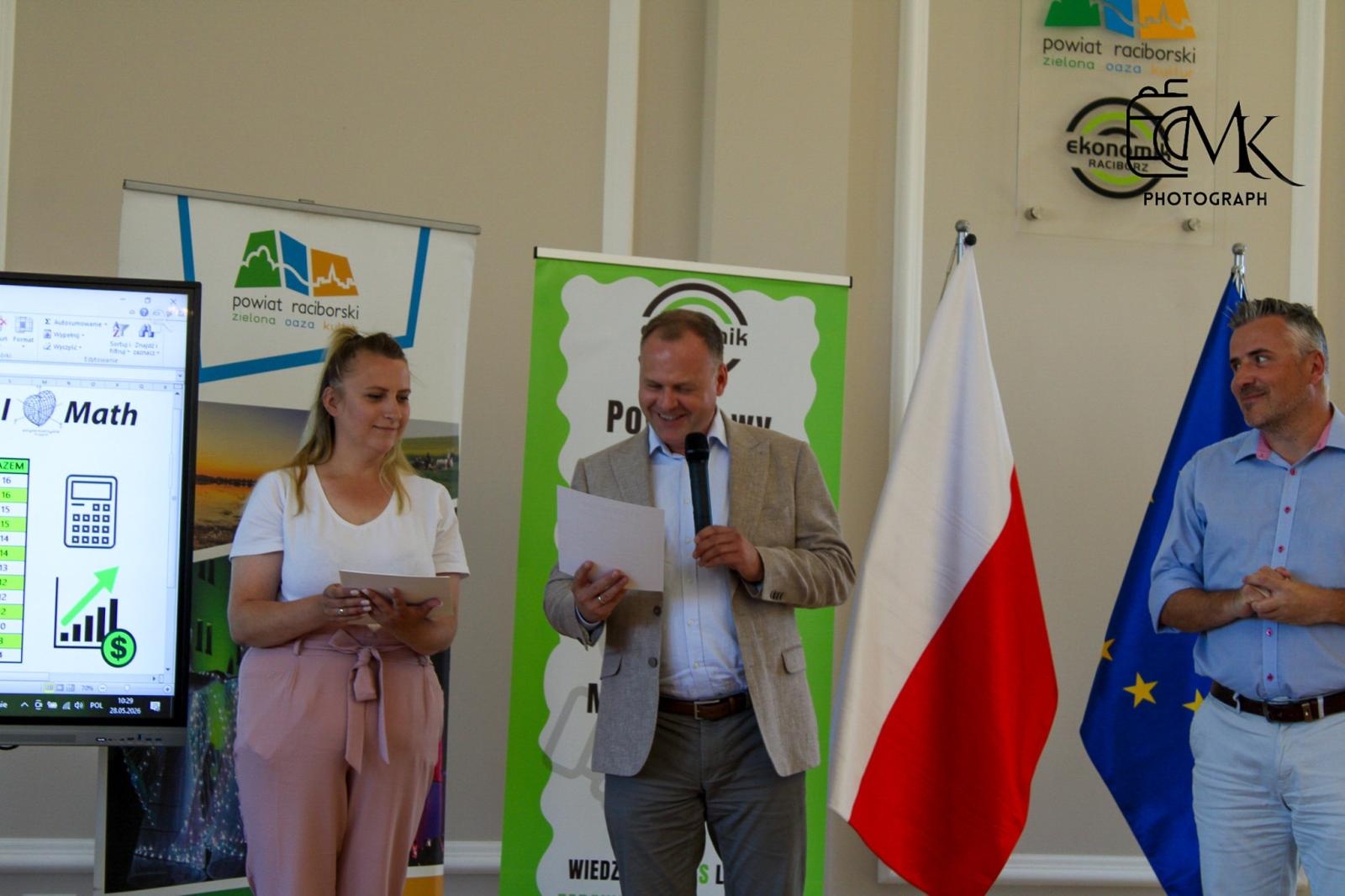 Zdjęcie w galerii na portalu naszraciborz.pl: Matematyka spotkała ekonomię. Emocjonujący konkurs w raciborskim Ekonomiku! wiadomości z regionu