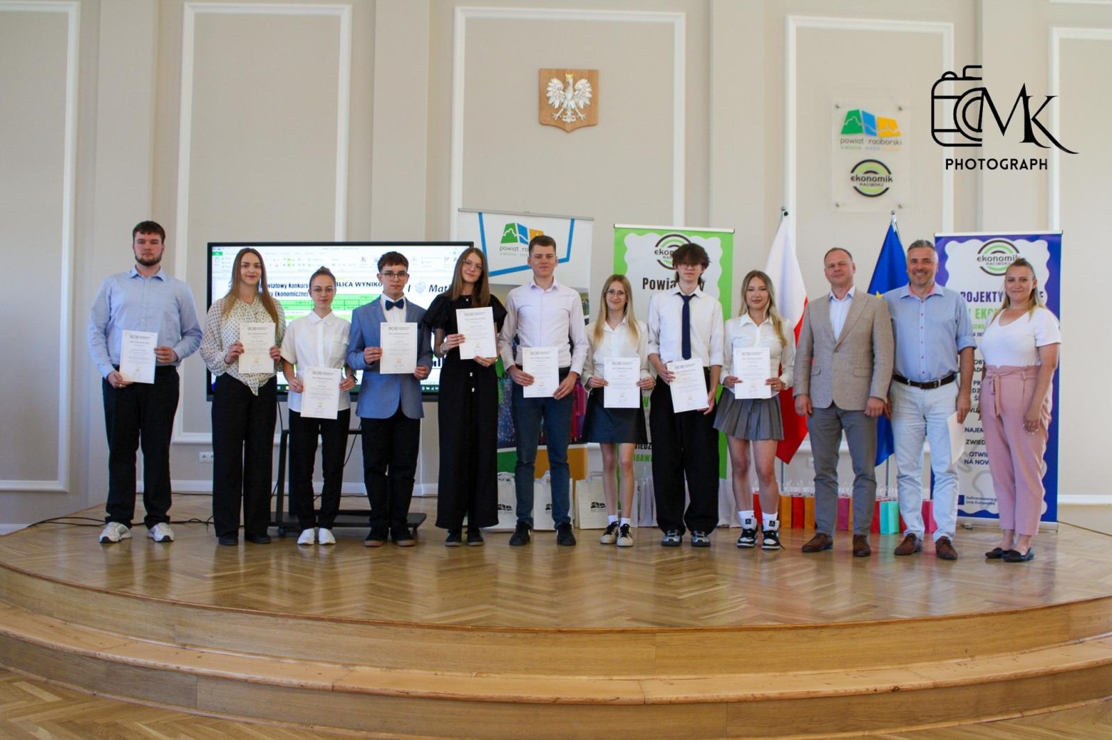 Zdjęcie w galerii na portalu naszraciborz.pl: Matematyka spotkała ekonomię. Emocjonujący konkurs w raciborskim Ekonomiku! wiadomości z regionu