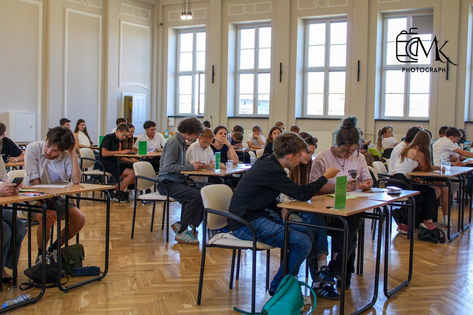 Zdjęcie w galerii na portalu naszraciborz.pl: Matematyka spotkała ekonomię. Emocjonujący konkurs w raciborskim Ekonomiku! wiadomości z regionu