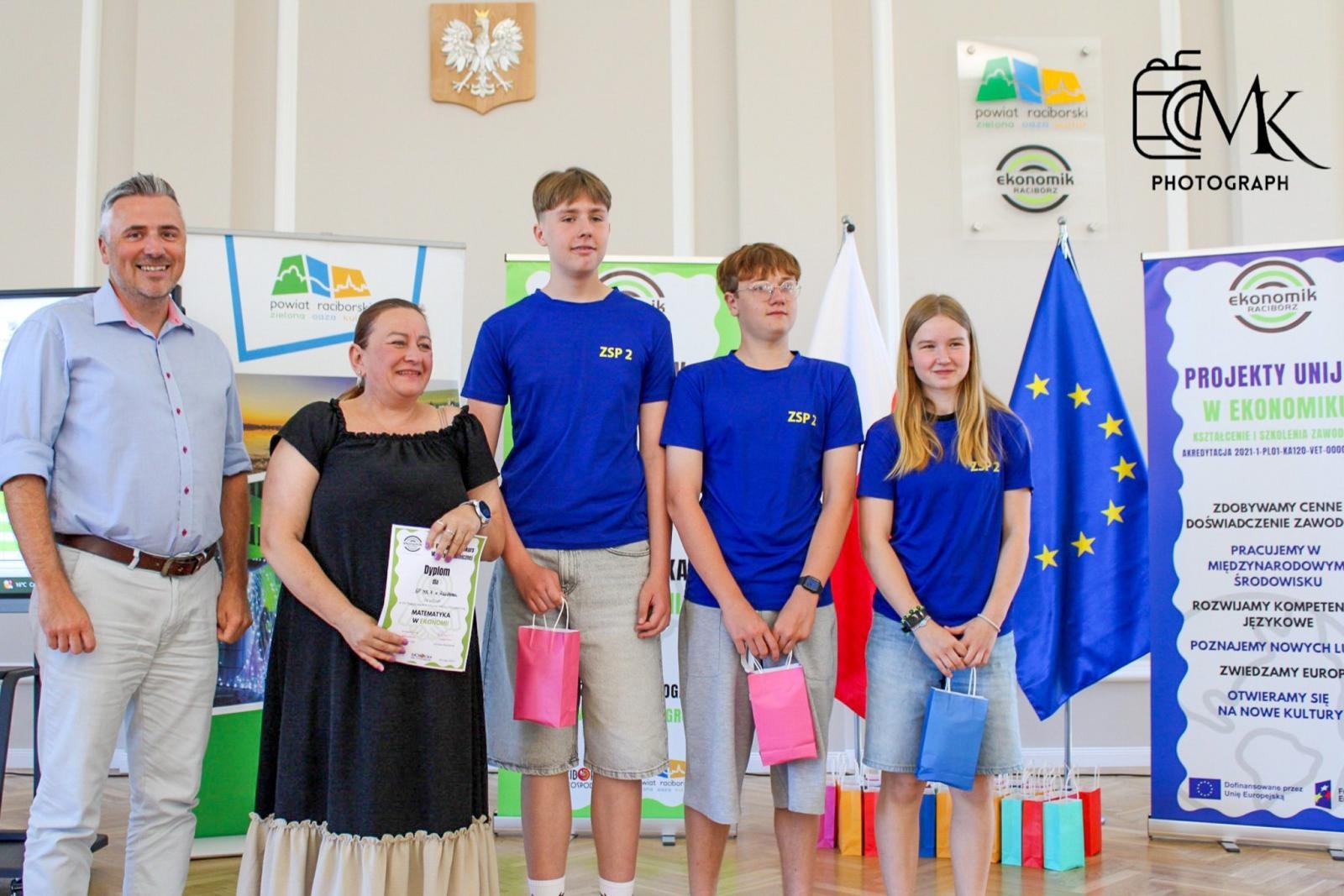 Zdjęcie w galerii na portalu naszraciborz.pl: Matematyka spotkała ekonomię. Emocjonujący konkurs w raciborskim Ekonomiku! wiadomości z regionu