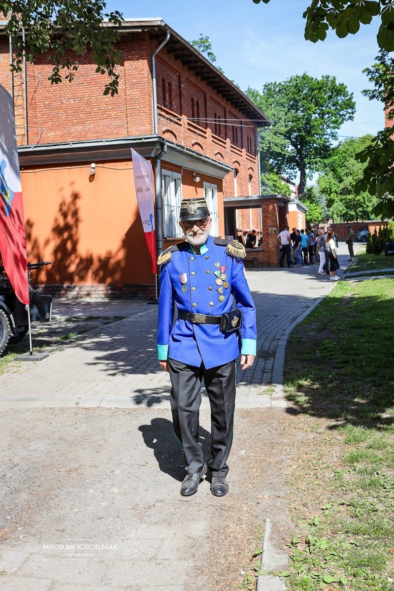Zdjęcie w galerii na portalu naszraciborz.pl: SOSWNiS: Dzień Dziecka z mundurem i hołdem dla weteranów w Raciborzu wiadomości z regionu