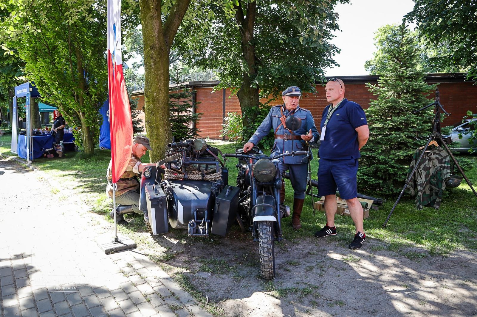 Zdjęcie w galerii na portalu naszraciborz.pl: SOSWNiS: Dzień Dziecka z mundurem i hołdem dla weteranów w Raciborzu wiadomości z regionu