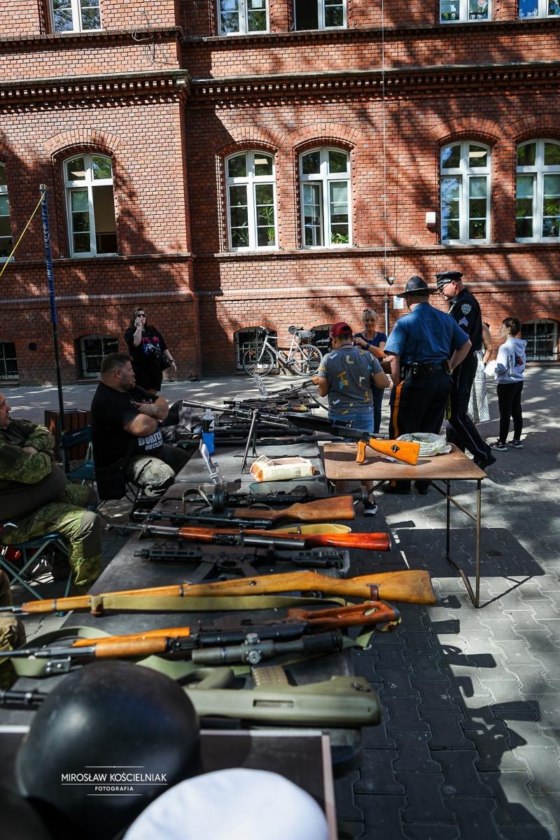 Zdjęcie w galerii na portalu naszraciborz.pl: SOSWNiS: Dzień Dziecka z mundurem i hołdem dla weteranów w Raciborzu wiadomości z regionu