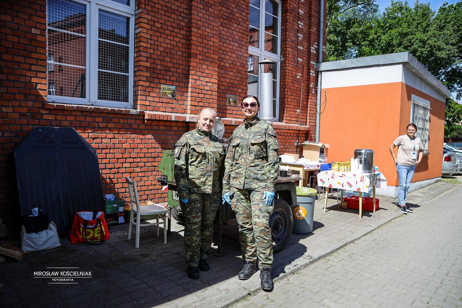 Zdjęcie w galerii na portalu naszraciborz.pl: SOSWNiS: Dzień Dziecka z mundurem i hołdem dla weteranów w Raciborzu wiadomości z regionu
