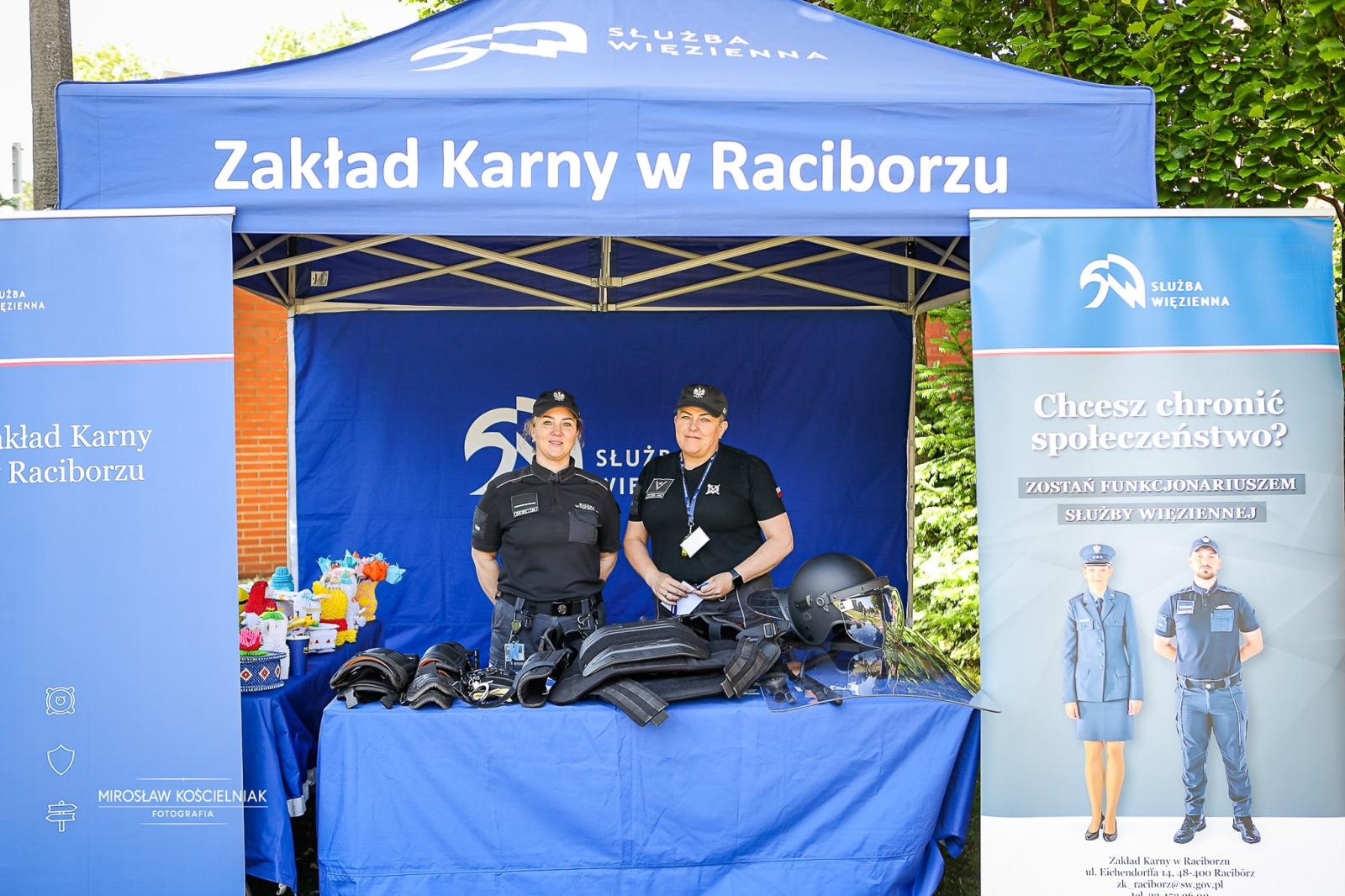 Zdjęcie w galerii na portalu naszraciborz.pl: SOSWNiS: Dzień Dziecka z mundurem i hołdem dla weteranów w Raciborzu wiadomości z regionu