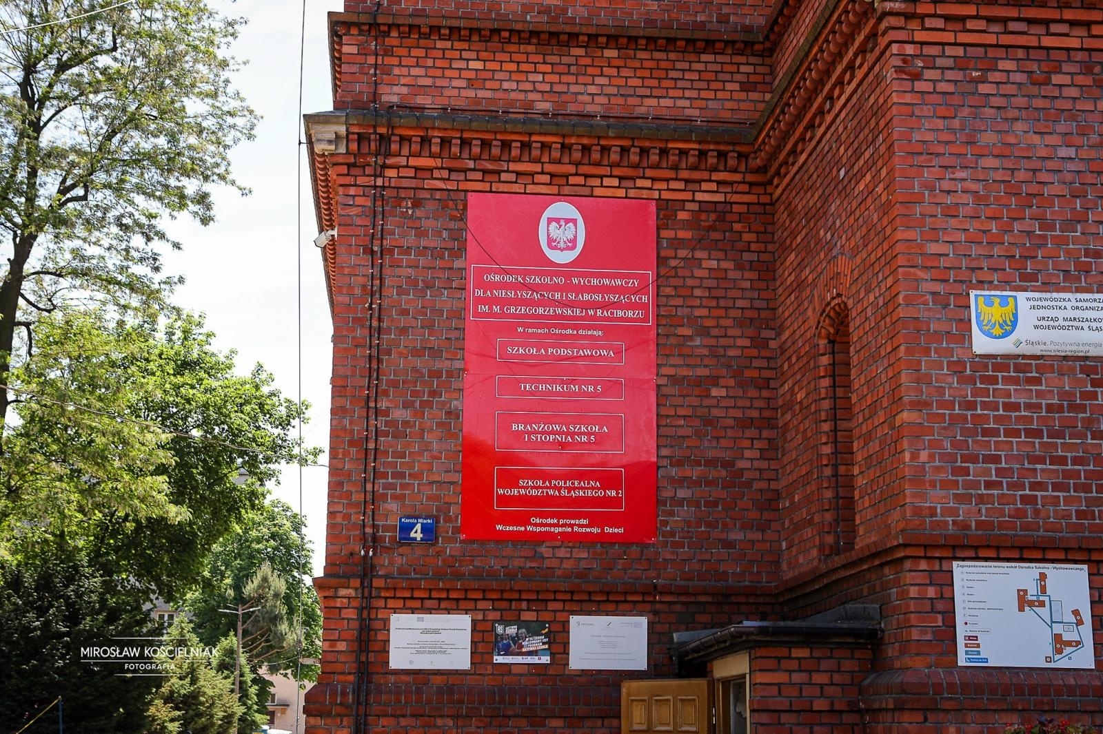 Zdjęcie w galerii na portalu naszraciborz.pl: SOSWNiS: Dzień Dziecka z mundurem i hołdem dla weteranów w Raciborzu wiadomości z regionu