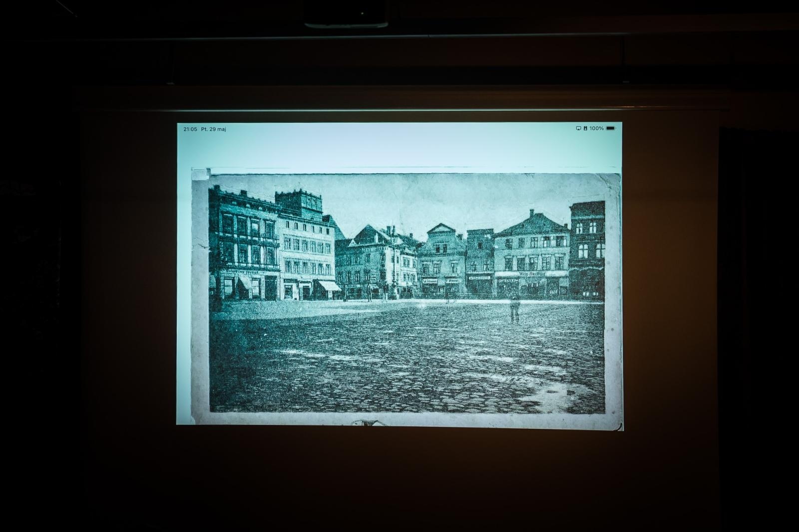 Zdjęcie w galerii na portalu naszraciborz.pl: Ballady rockowe i nocny spacer po dawnym Raciborzu na Zamku Piastowskim [FOTO i WIDEO] wiadomości z regionu