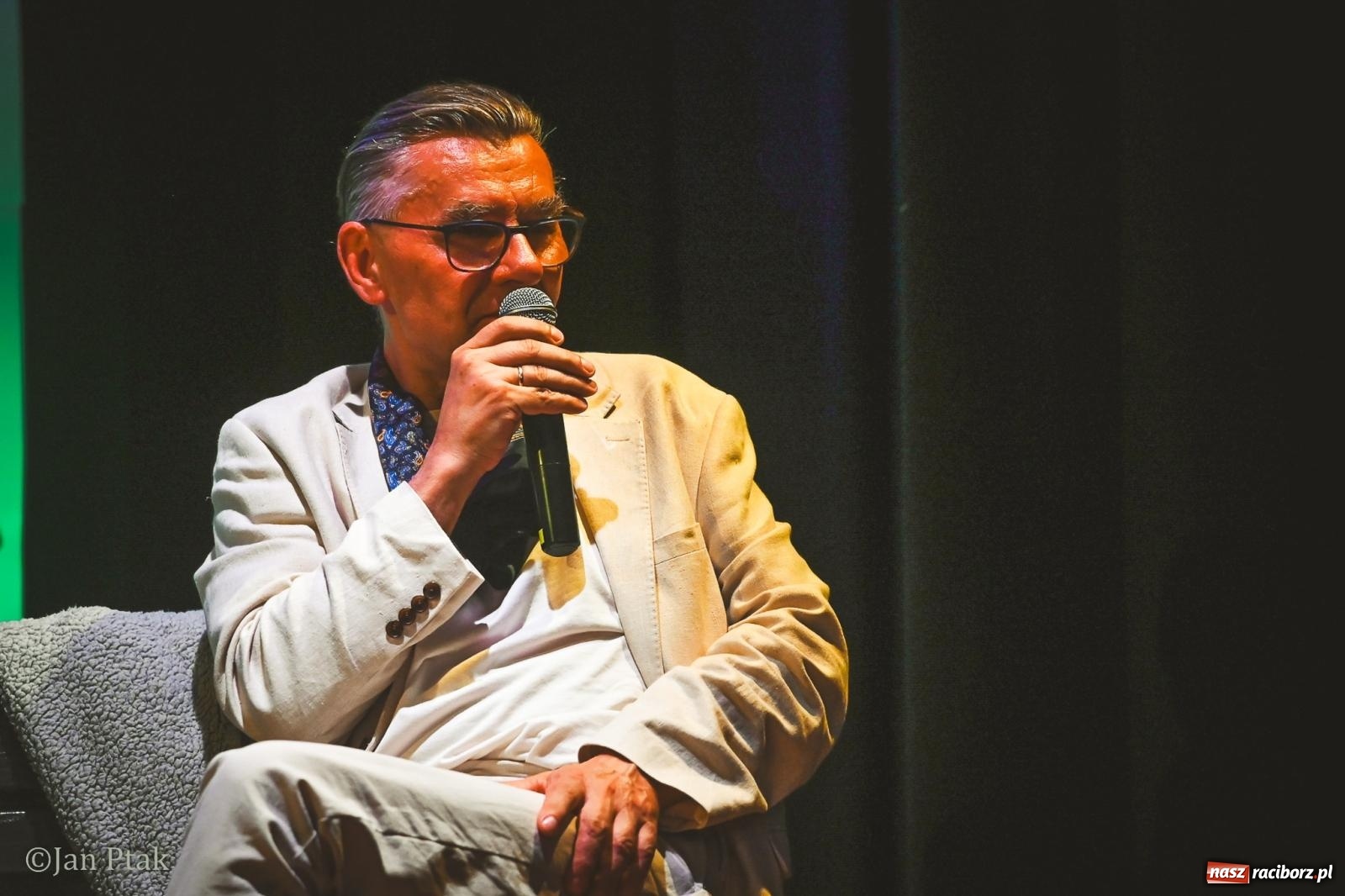 Zdjęcie w galerii na portalu naszraciborz.pl: Wojciech Kass gościem promocji 43. numeru Almanachu Prowincjonalnego wiadomości z regionu