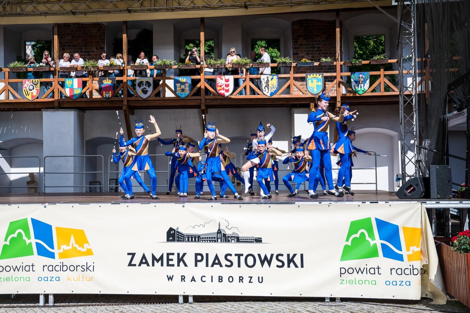 Zdjęcie w galerii na portalu naszraciborz.pl: Turniej Sportu Mażoretkowego na Zamku Piastowskim w Raciborzu [FOTO i WIDEO] wiadomości z regionu