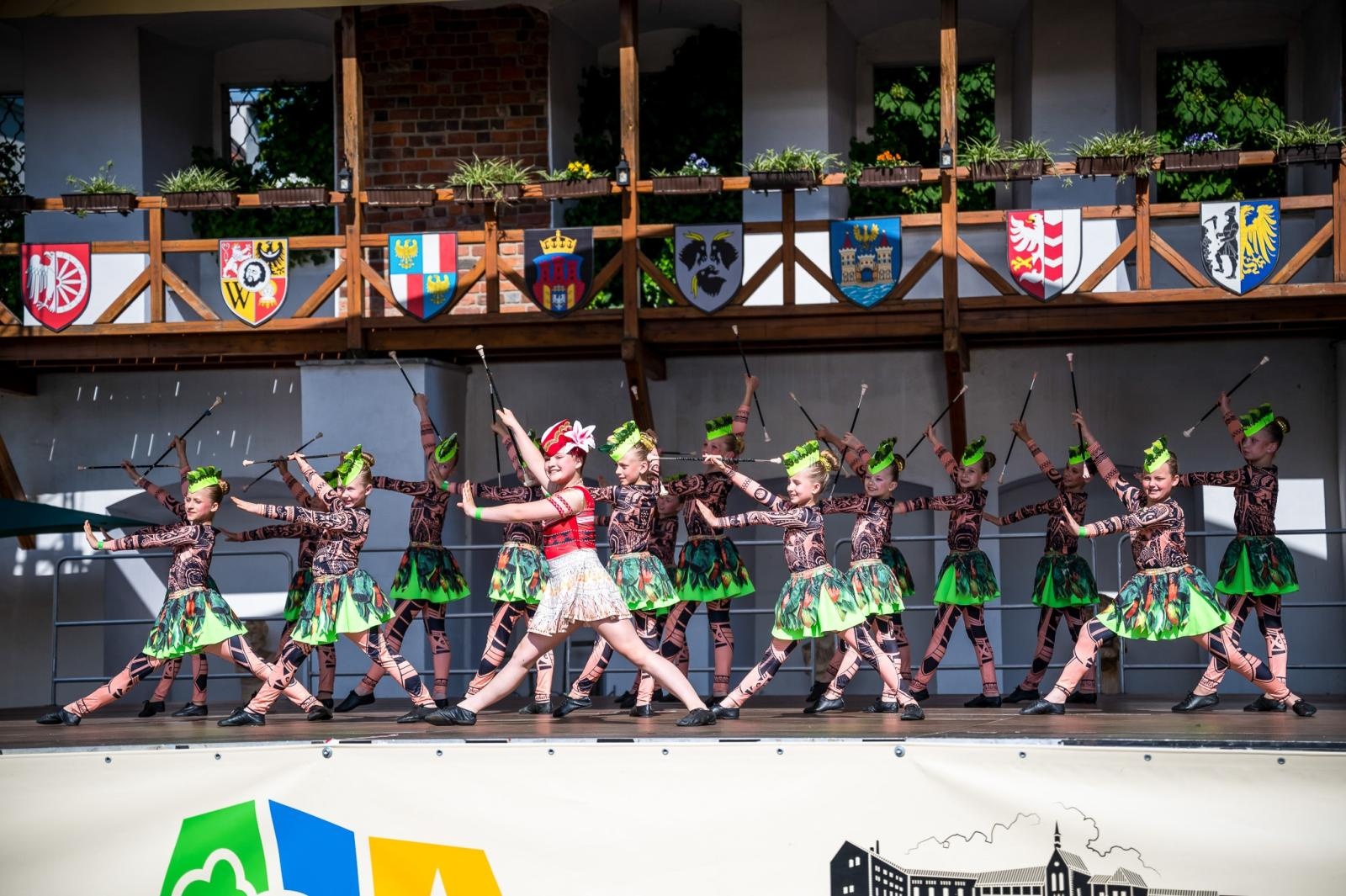Zdjęcie w galerii na portalu naszraciborz.pl: Turniej Sportu Mażoretkowego na Zamku Piastowskim w Raciborzu [FOTO i WIDEO] wiadomości z regionu