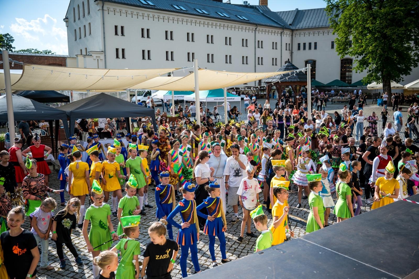 Zdjęcie w galerii na portalu naszraciborz.pl: Turniej Sportu Mażoretkowego na Zamku Piastowskim w Raciborzu [FOTO i WIDEO] wiadomości z regionu